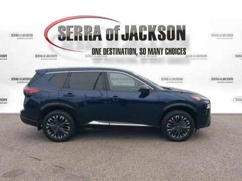 Used 2025 Nissan Rogue Platinum w/ Tech Package AWD/4WD image 10