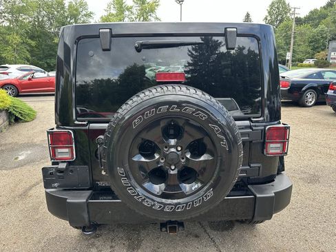 Used 2015 Jeep Wrangler Unlimited Sahara AWD/4WD image 5