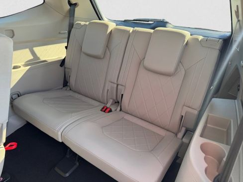 Used 2025 Volkswagen Atlas SEL Premium R-Line image 19