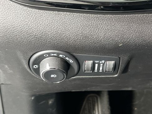 Used 2022 Jeep Compass Trailhawk w/ Trailhawk Convenience Group AWD/4WD image 10