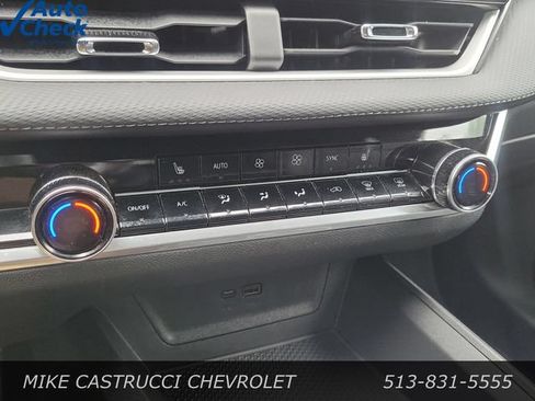Used 2026 Chevrolet Equinox LT w/ Convenience Package II FWD image 21