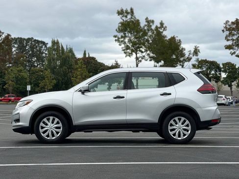 Used 2018 Nissan Rogue S AWD/4WD image 2