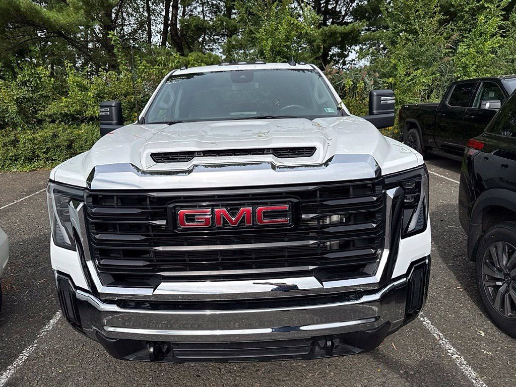 Used 2025 GMC Sierra 2500 Pro w/ Convenience Package AWD/4WD image 8