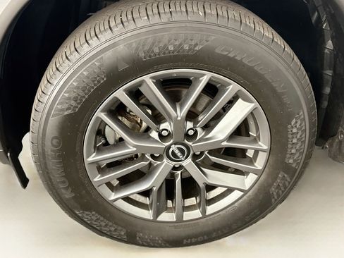 Used 2023 Nissan Rogue S AWD/4WD image 11