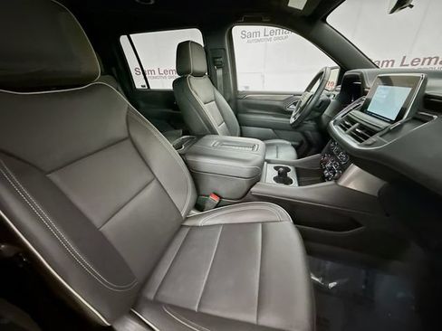 Used 2024 Chevrolet Suburban Premier AWD/4WD image 31