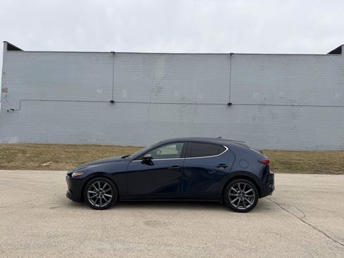 Used 2019 MAZDA MAZDA3 Hatchback w/ Premium Package image 3