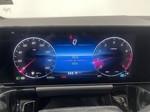 Used 2025 Mercedes-Benz GLA 250 4MATIC image 32