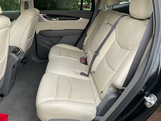 Used 2024 Cadillac XT6 Premium Luxury w/ Technology Package FWD image 18