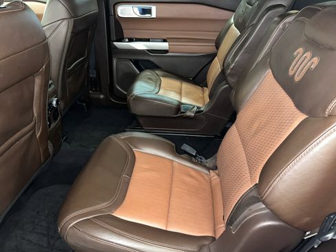 Used 2023 Ford Explorer King Ranch w/ Technology Package AWD/4WD image 5