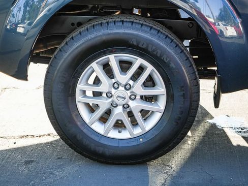 Used 2015 Nissan Frontier SV RWD image 11
