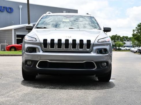 Used 2017 Jeep Cherokee Limited FWD image 2