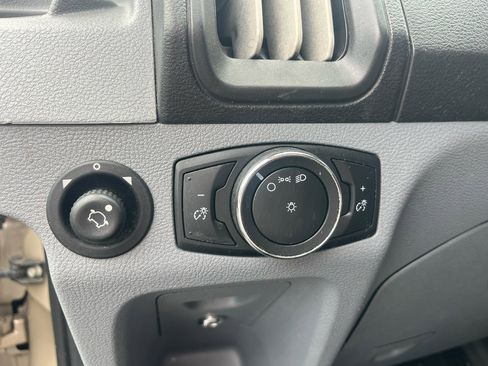 Used 2017 Ford Transit 350 XL image 26