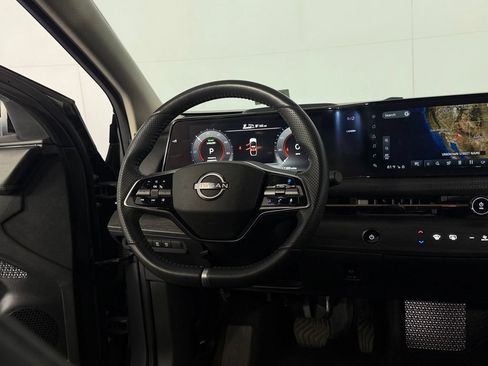 Used 2023 Nissan Ariya AWD image 15