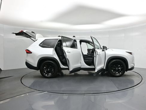 Used 2024 Toyota Grand Highlander AWD Hybrid image 5