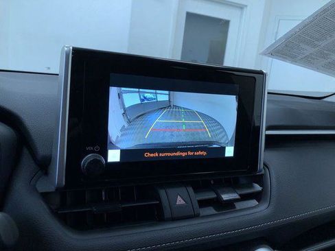 Certified 2025 Toyota RAV4 LE AWD/4WD image 27