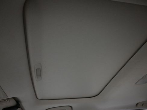 Used 2022 Toyota Corolla Cross XLE w/ Convenience Package image 39