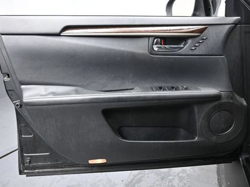 Used 2013 Lexus ES 350 w/ Luxury Pkg FWD image 23