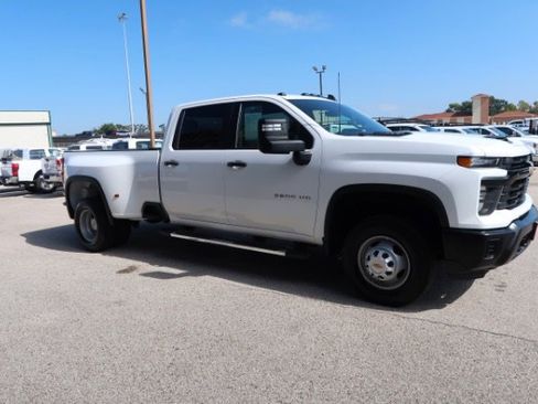 Used 2024 Chevrolet Silverado 3500 W/T w/ WT Convenience Package image 3