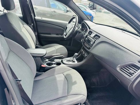 Used 2012 Chrysler 200 Touring image 15