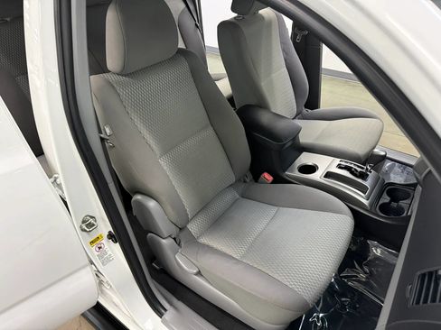Used 2015 Toyota Tacoma PreRunner w/ SR5 Package RWD image 12