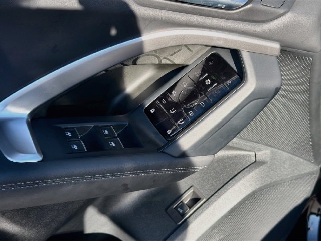 Used 2025 Audi Q5 Premium Plus AWD/4WD image 23