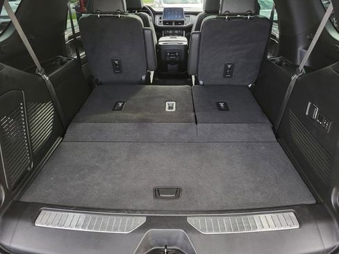 Used 2023 Chevrolet Tahoe Z71 w/ Luxury Package image 9