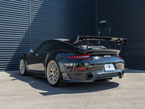 Certified 2018 Porsche 911 GT2 RS RWD image 3