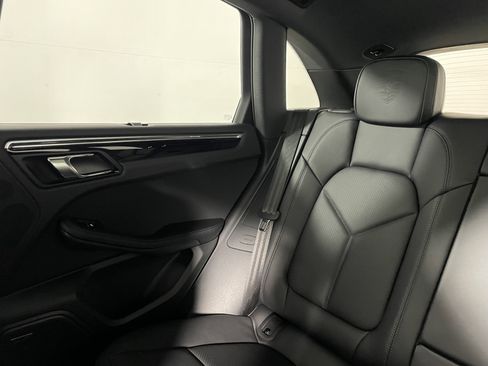 Certified 2026 Porsche Macan AWD/4WD image 15