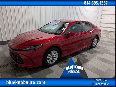 Used 2025 Toyota Camry LE image 1