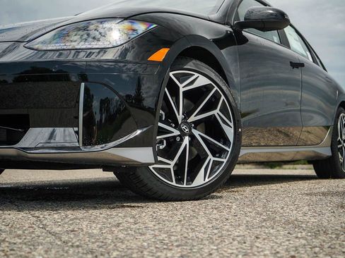 New 2025 Hyundai Ioniq 6 SEL image 6