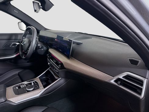 Used 2025 BMW 330i Sedan image 30