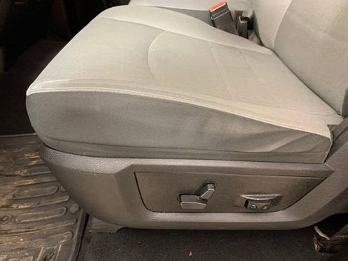 Used 2022 RAM 1500 Classic SLT w/ Protection Group AWD/4WD image 18