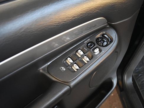 Used 2005 Dodge Ram 1500 Truck Base 4dr Quad Cab RWD SB image 59