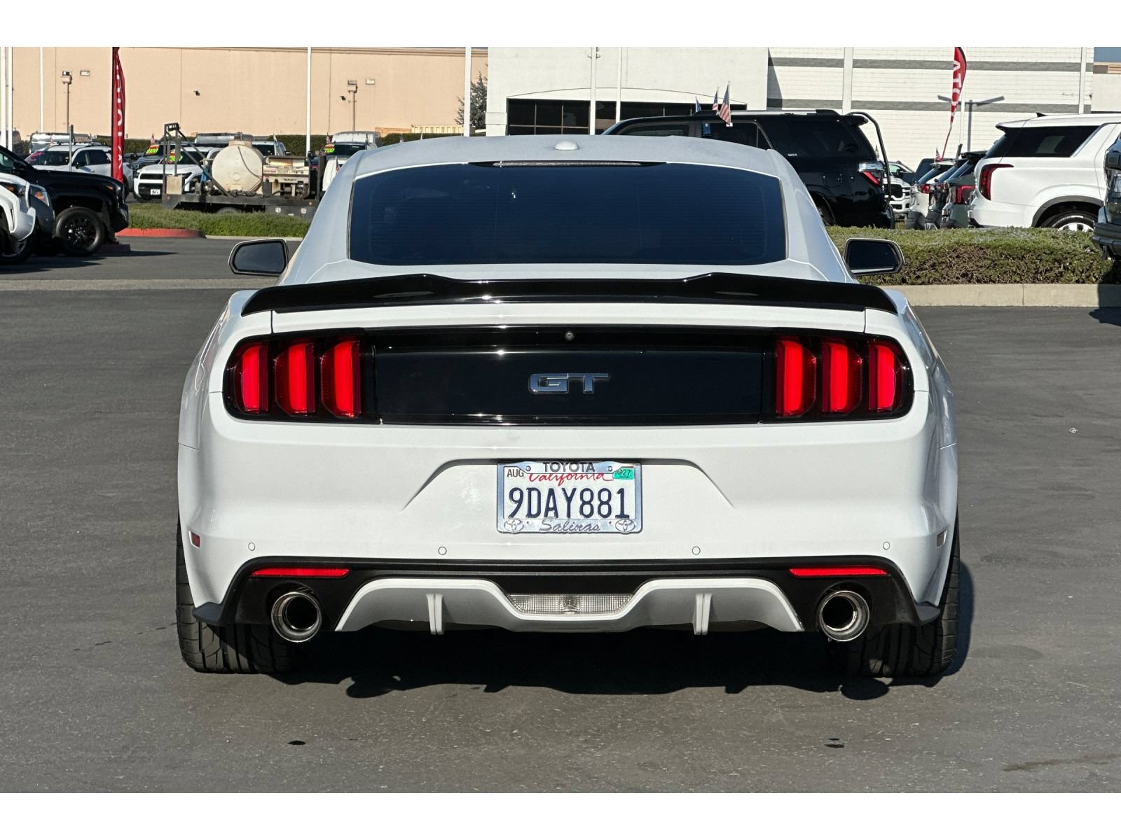 Used 2017 Ford Mustang GT Premium w/ GT Performance Package RWD image 5