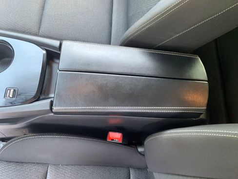Used 2025 Nissan Rogue SV FWD image 25