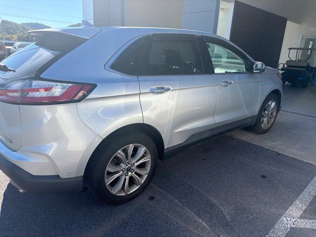 Used 2019 Ford Edge Titanium w/ Equipment Group 301A AWD/4WD image 10