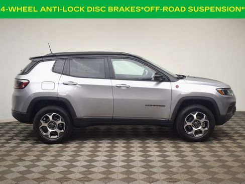 Used 2022 Jeep Compass Trailhawk w/ Trailhawk Convenience Group AWD/4WD image 13
