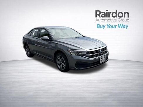 Used 2024 Volkswagen Jetta SE FWD image 1