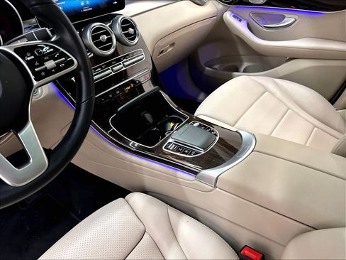 Used 2022 Mercedes-Benz GLC 300 4MATIC image 19