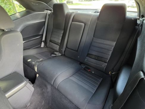 Used 2009 Dodge Challenger R/T RWD image 10