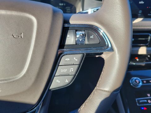 Used 2023 Lincoln Nautilus AWD w/ Premium Package image 29