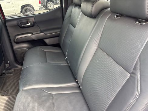 Used 2023 Toyota Tacoma TRD Sport w/ TRD Premium Sport Package AWD/4WD image 12