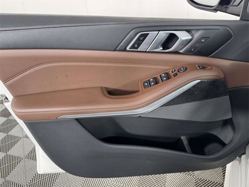 Used 2023 BMW X5 xDrive40i w/ M Sport Package image 17