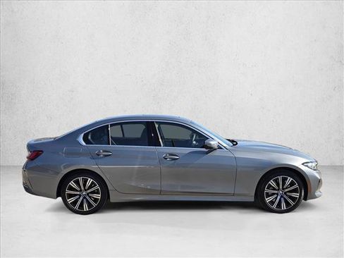 Used 2025 BMW 330i xDrive Sedan image 4