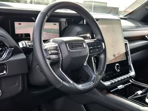 Used 2025 GMC Yukon Denali image 24