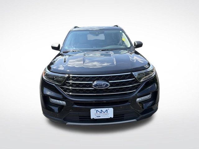 Used 2020 Ford Explorer XLT w/ Equipment Group 202A AWD/4WD image 2