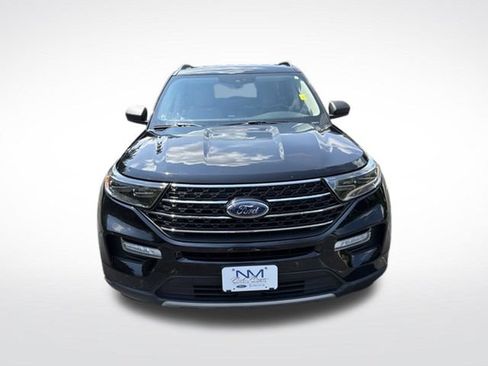 Used 2020 Ford Explorer XLT w/ Equipment Group 202A AWD/4WD image 2