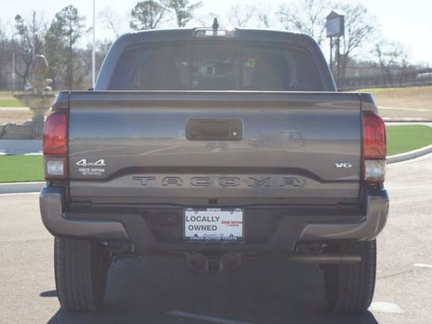 Used 2023 Toyota Tacoma SR image 3