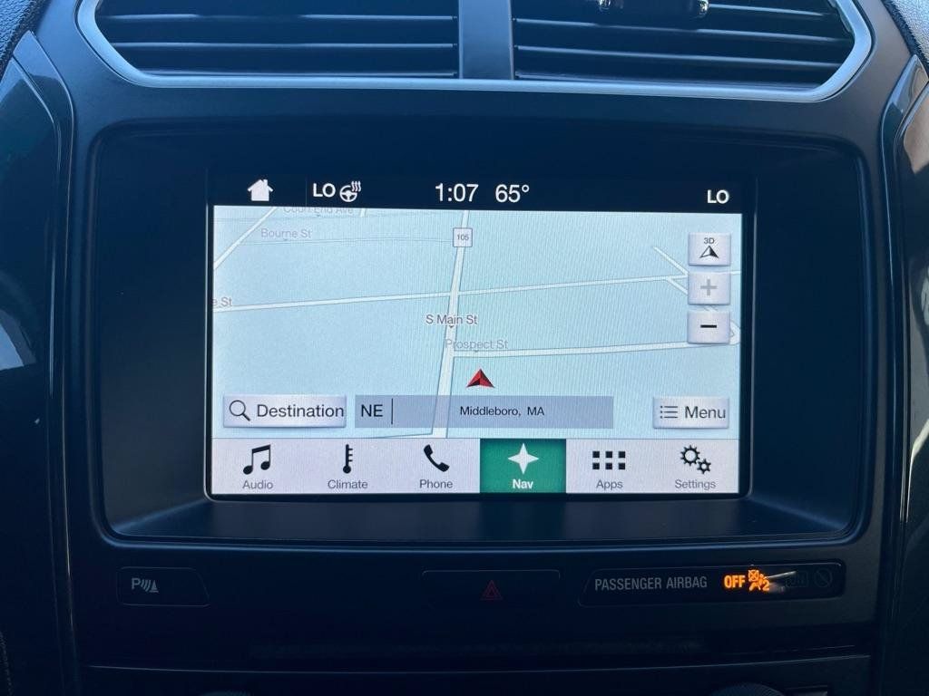 Used 2017 Ford Explorer XLT w/ Equipment Group 202A AWD/4WD image 17