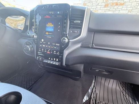 Used 2024 RAM 2500 Big Horn w/ Safety Group image 21